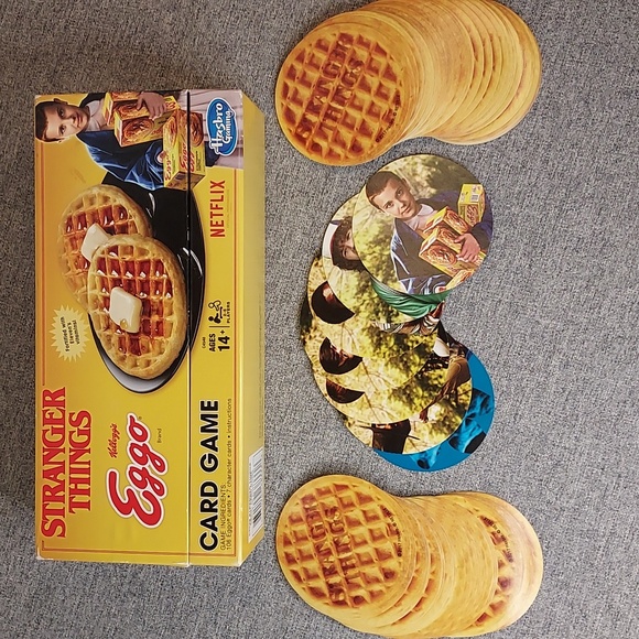 2017 Hasbro Netflix Stranger Things Kellogg's Eggo Card Game - Picture 3 of 11